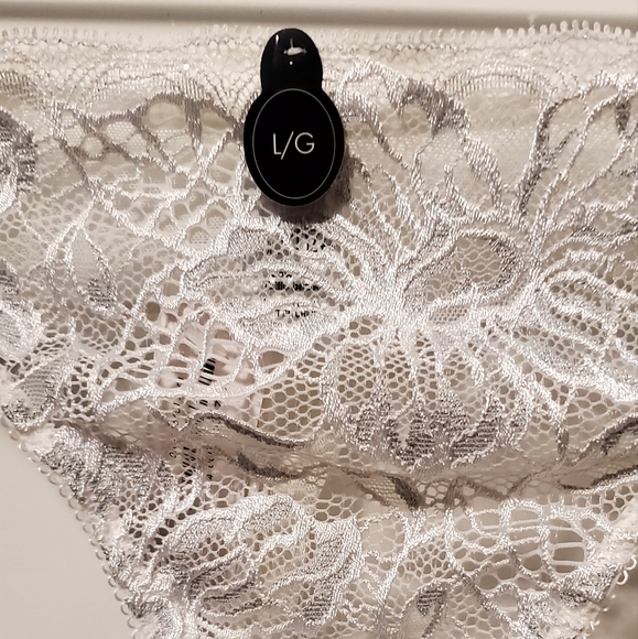 2/$30 BNWT beautiful floral white ans silver lace thong - Picture 3 of 3